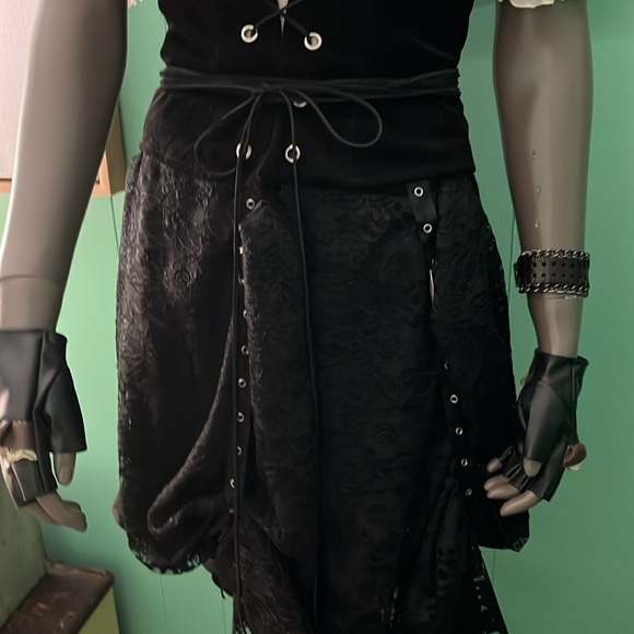 A 12 piece Steampunk Holloween costume - Picture 9 of 11